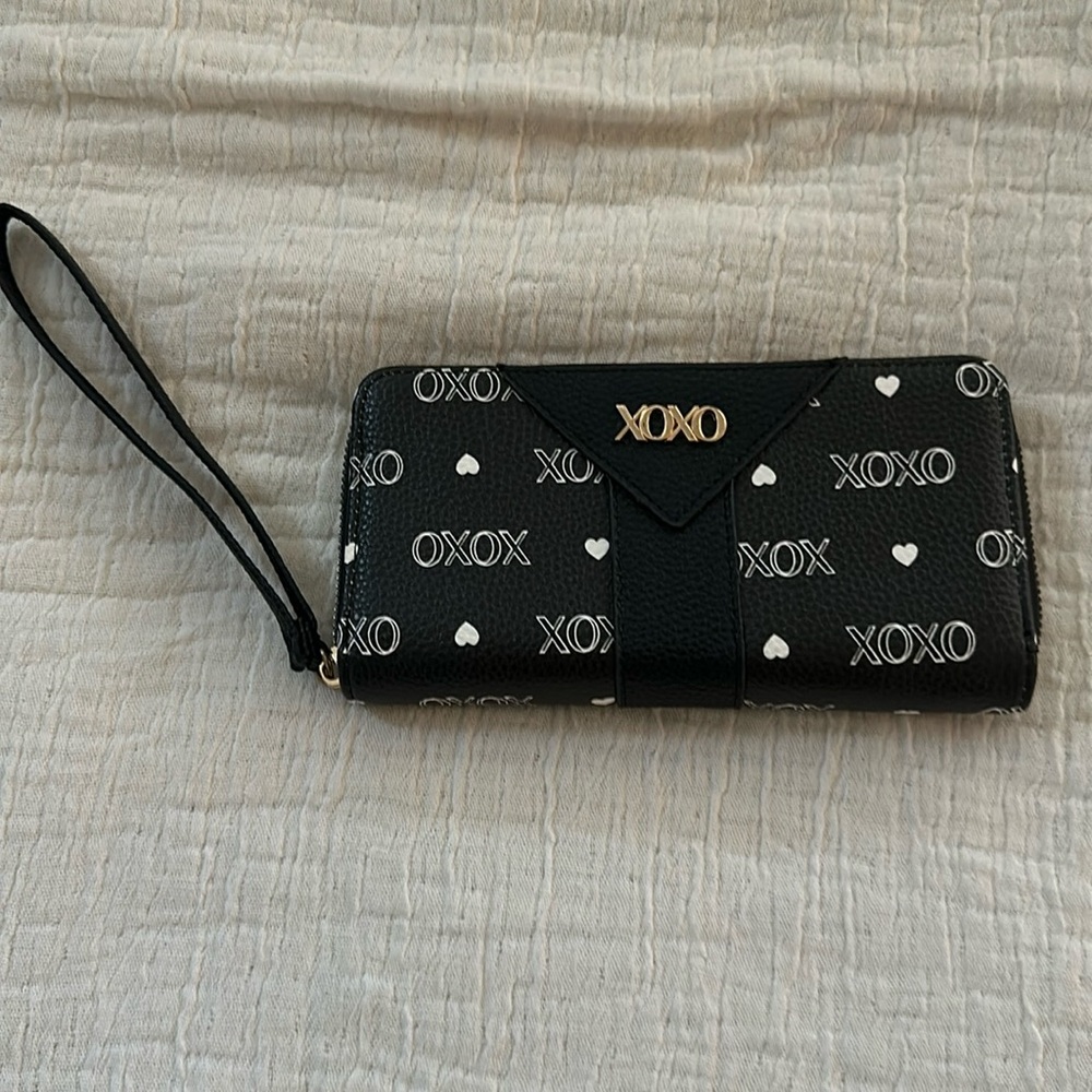 Black-and-white XOXO wallet